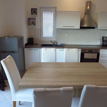Antonija Apartments With Pool Biograd Na Moru Quarto foto